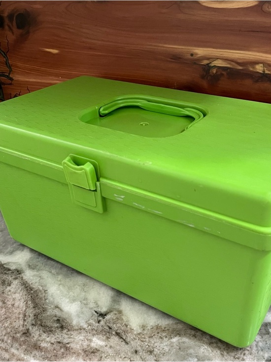 Other - Wilson Manufacturing Corp. vintage Wil-Hold lime green plastic sewing craft case